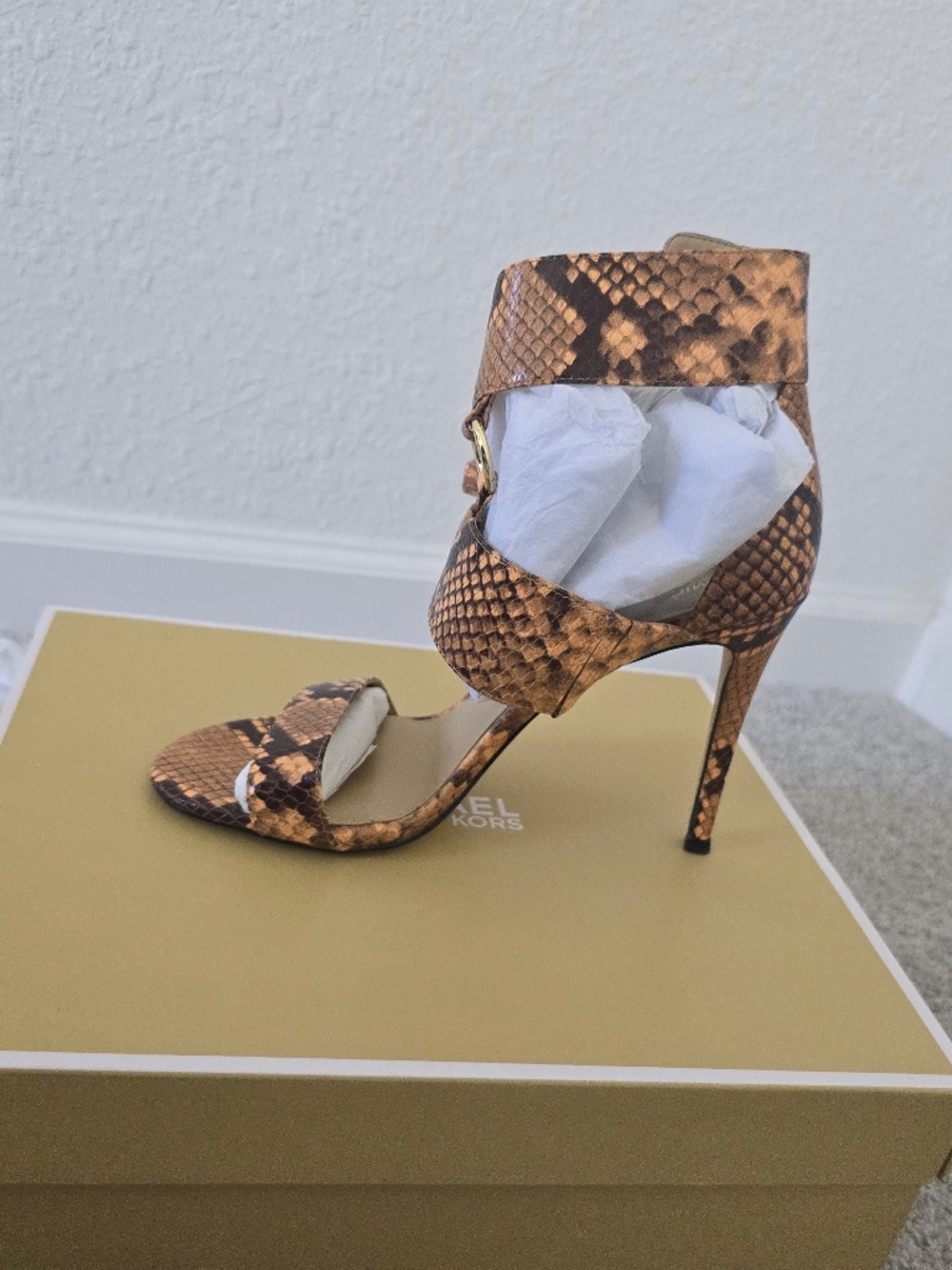 BEAUTIFUL & STYLISH Michael Kors AMOS Ankle Strap Embossed Heel